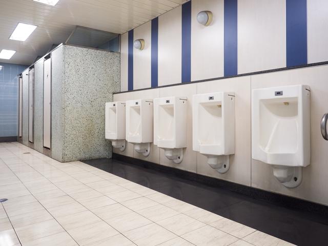 トイレ掃除をサービス業者に依頼する際のポイントは?