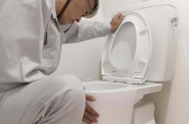 トイレにこびりついた尿石!重曹で掃除ができるって本当?